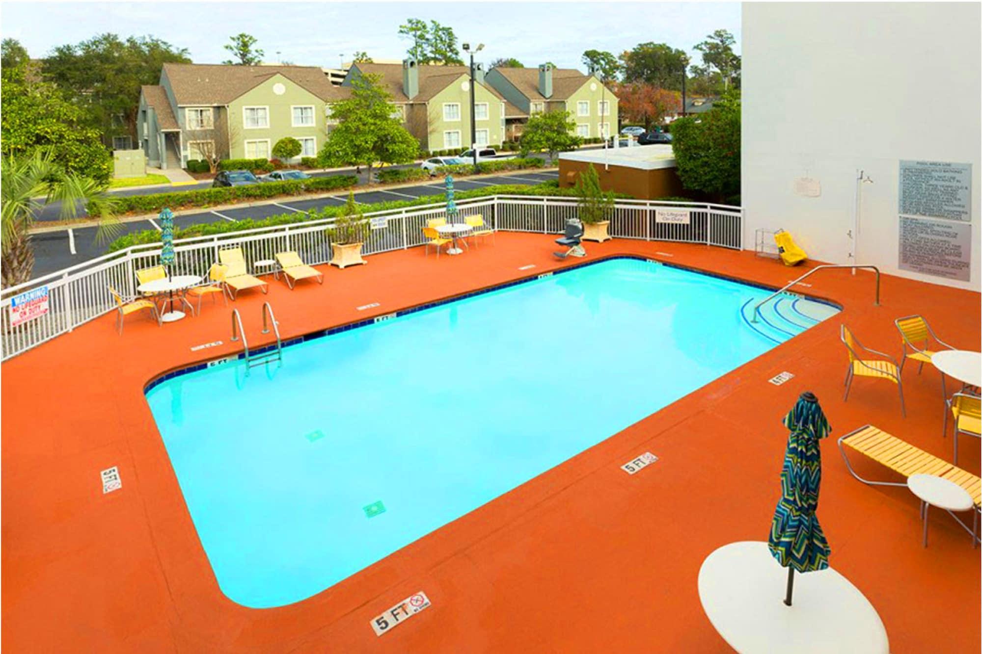 Baymont By Wyndham Savannah Midtown Exterior photo